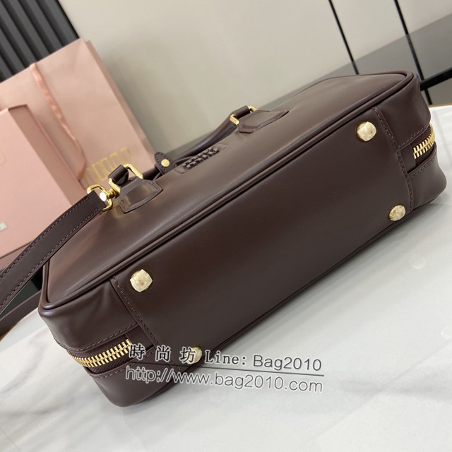 miumiu專櫃繆繆最新款Arcadie牛皮革中號保齡球手提包斜挎包 jh2320型號：5BB148